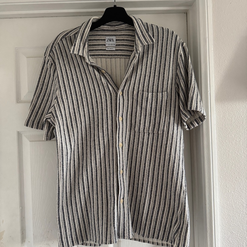 Zara Men's Casual Black and White Striped Shirt